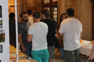 Indies charlando