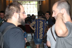 Indies charlando